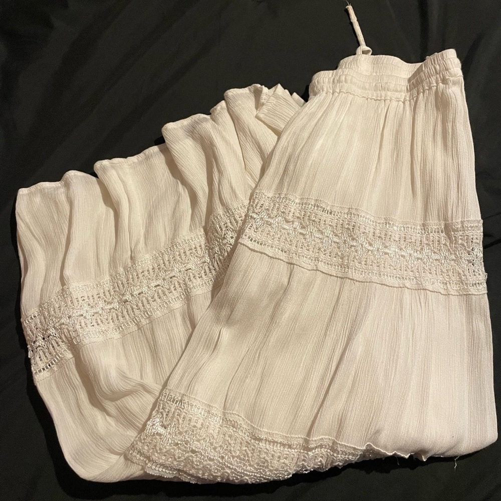 Cream Gauze Skirt with Lace Trim Detail